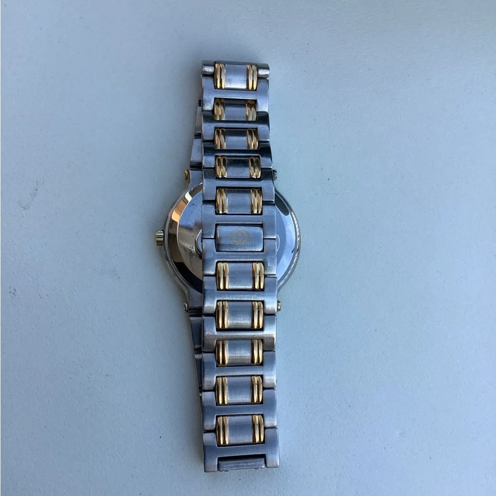 Mens GUCCI 9000 M Stainless steel watch 💥💥